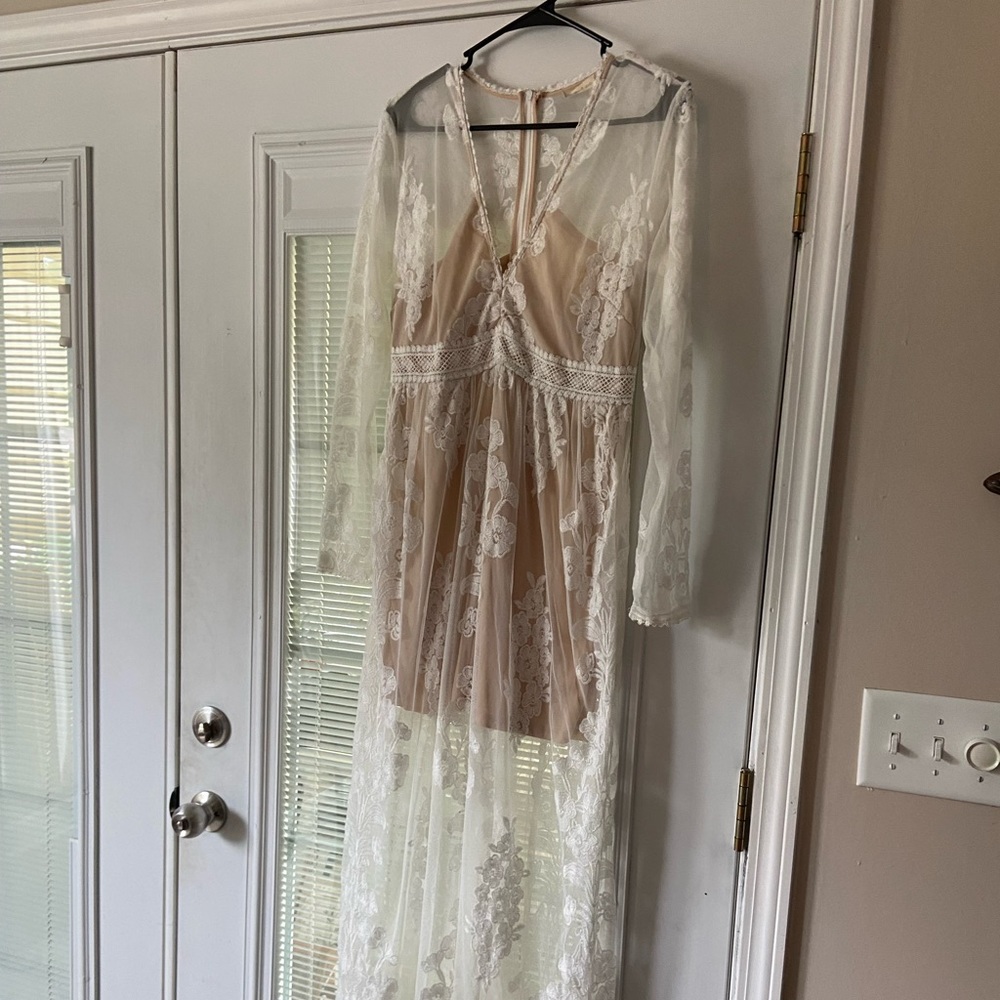 Elegant lave dress. Could be a beautiful wedding dress or special. Ver unique